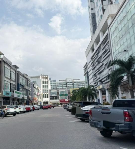 Taman Mount Austin - 3