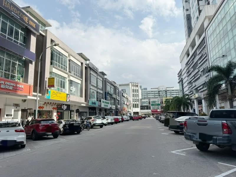 Taman Mount Austin - 1