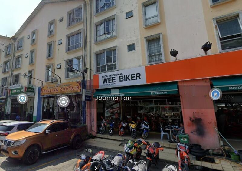 Pusat Komersial Seksyen 7 - 4