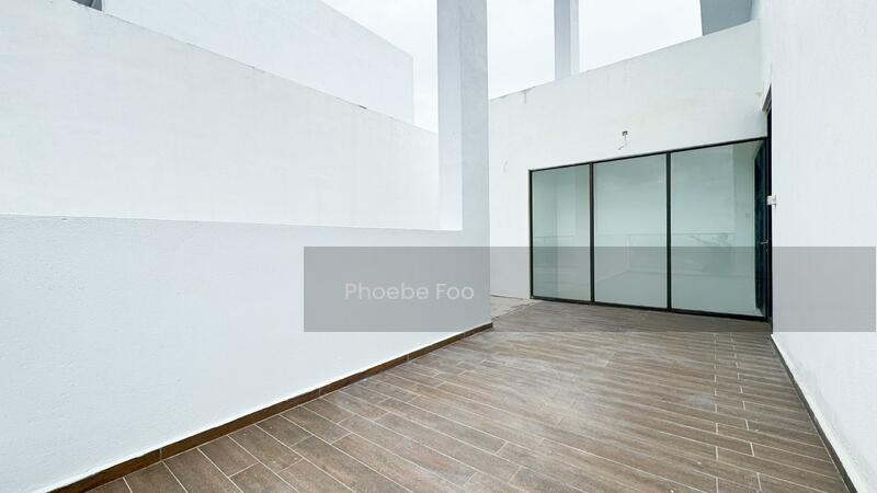 The WaterEdge (Pinggiran Air) - 4