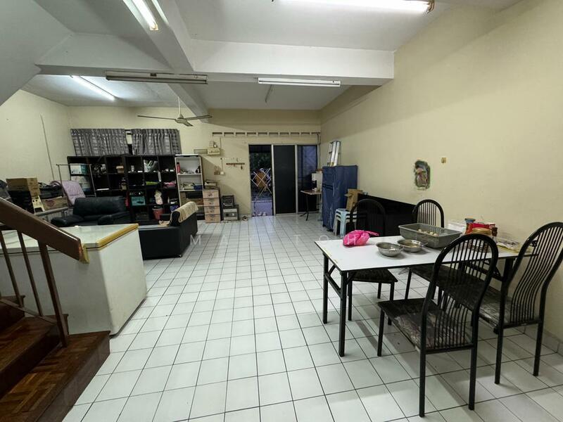 Johor jaya taman anggerik - 3