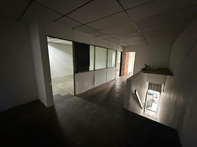 TAMAN TASEK @ 2 STOREY SHOP LOT FACING MAIN ROAD - 4