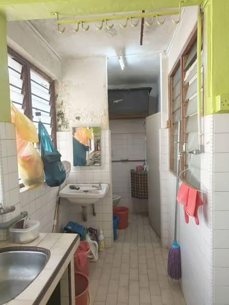 Flat Taman Ungku Tun Aminah - 3