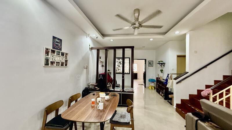 Lakeside Terrace - 2