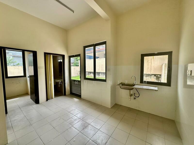 Banyan Close - 5