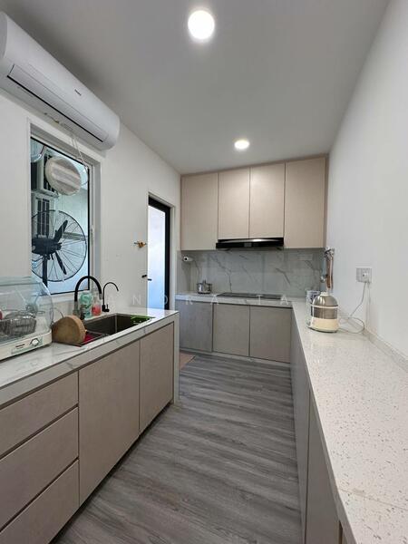 Larkin Residence - 2