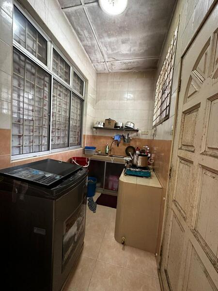 Taman Universiti - 4