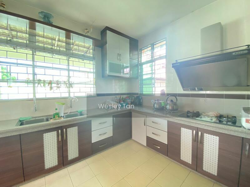 A huge bungalow in Taman Permatang Pasir Permai (5 mins to Ujong Pasir) just released for sale. - 5