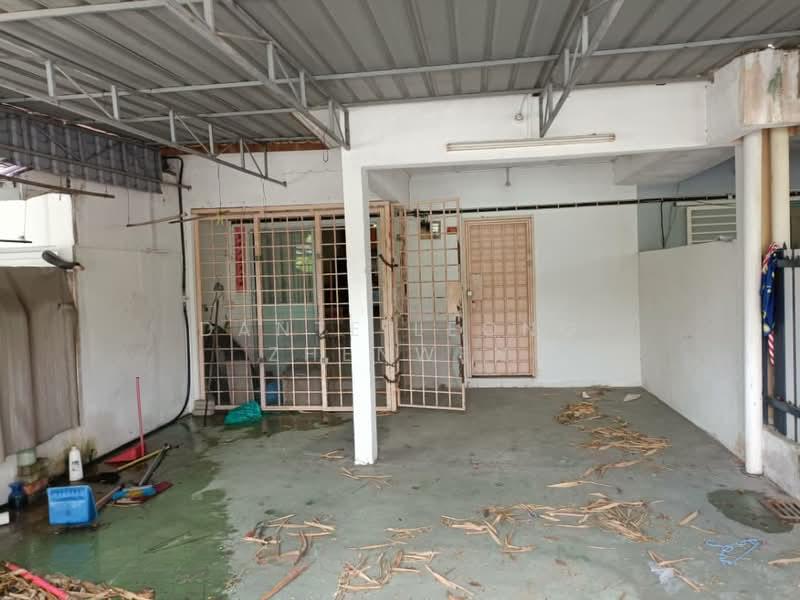 Taman Pinggiran Putra - 2