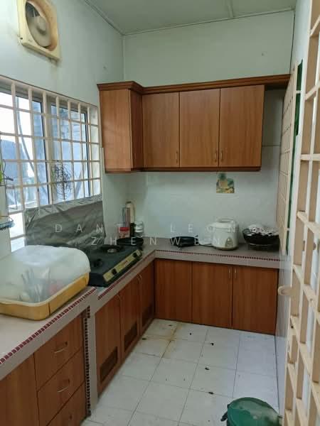 Taman Pinggiran Putra - 1