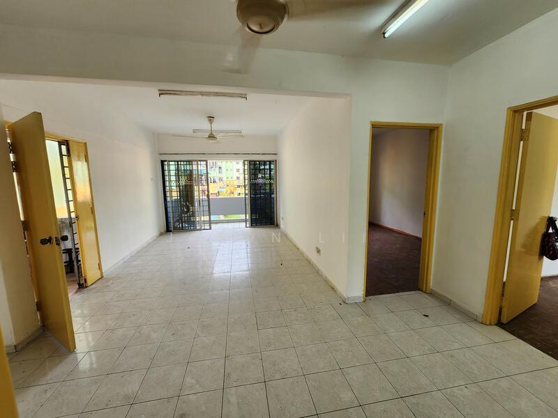 Lily & Jasmine Apartment - 1