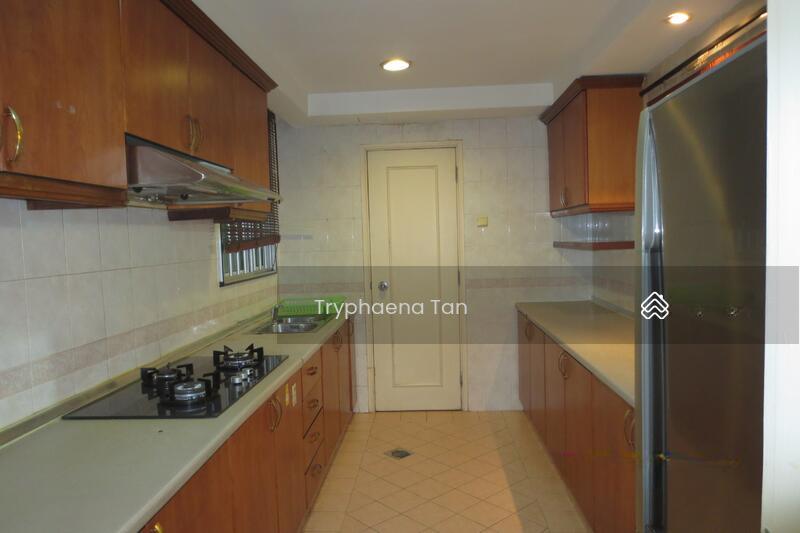 Petrie Condominium - 3
