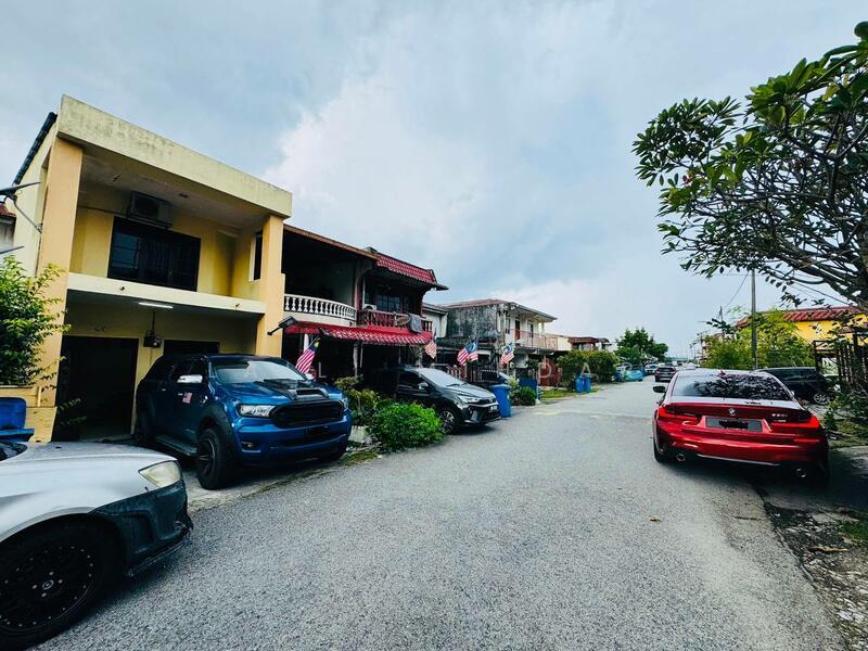 Kampung Melayu Subang Double Storey Terrace House For Sale - 2