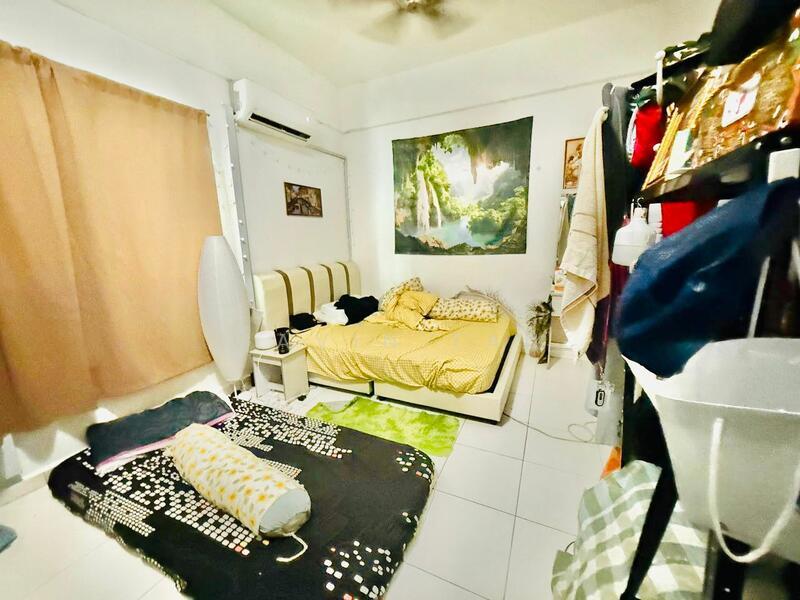 One World 2 (1-Sky) - 2