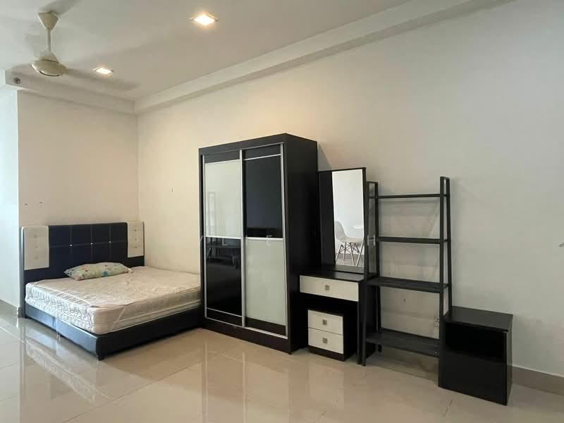 Shaftsbury Residence - 2