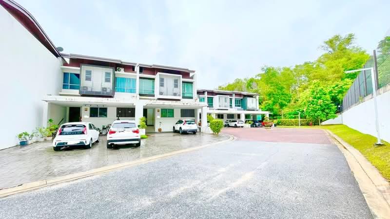 Schumann, Symphony Hills - 1