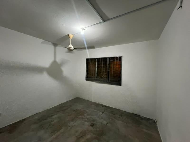 Pangsapuri Seroja - 4