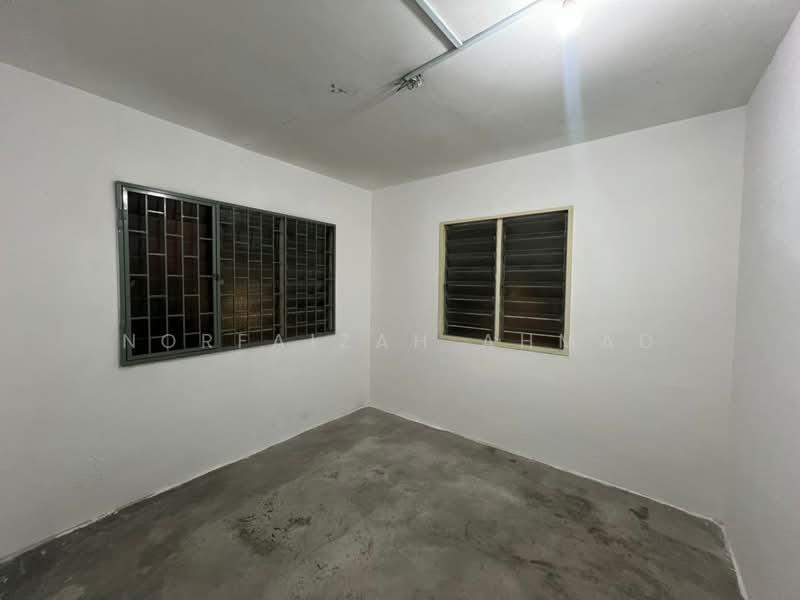 Pangsapuri Seroja - 5