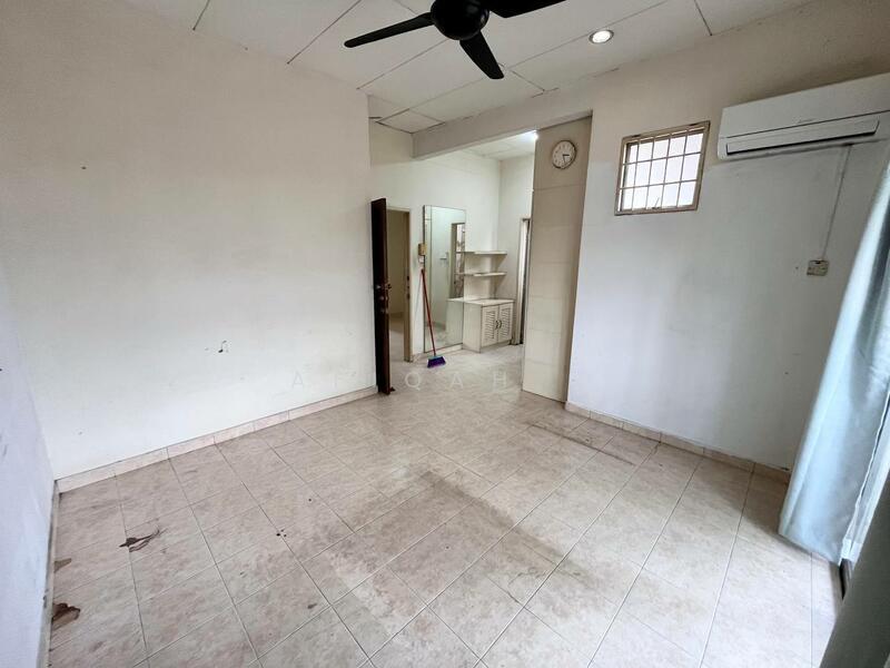 Bukit Jelutong - 5