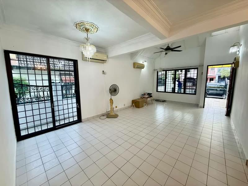 END LOT 1.5 Storey USJ 2 Subang Jaya - 5