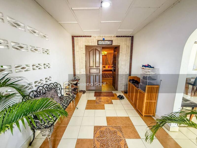 2.5 Storey Bungalow Kampung Tunku SS1 Petaling Jaya - 2