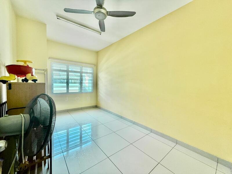 Taman Nusa Idaman Iskandar Puteri Double Storey Link House 22 x 70 4 bedroom 3 bathroom for Sale - 4