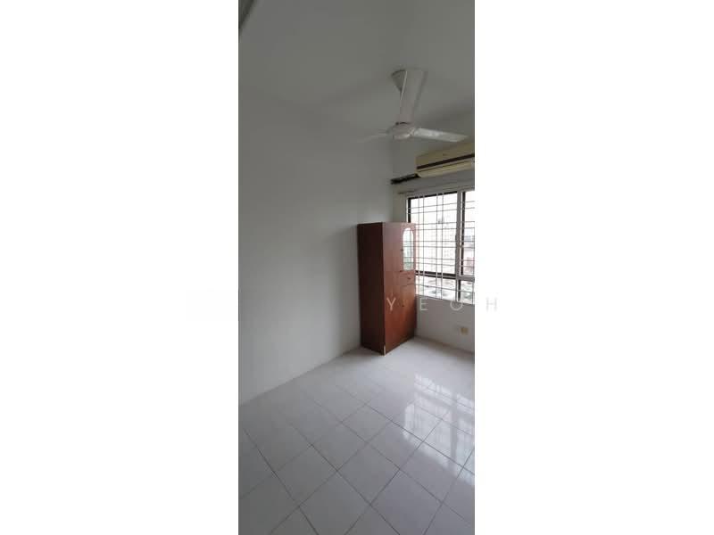 Vista Millennium Condominium - 4