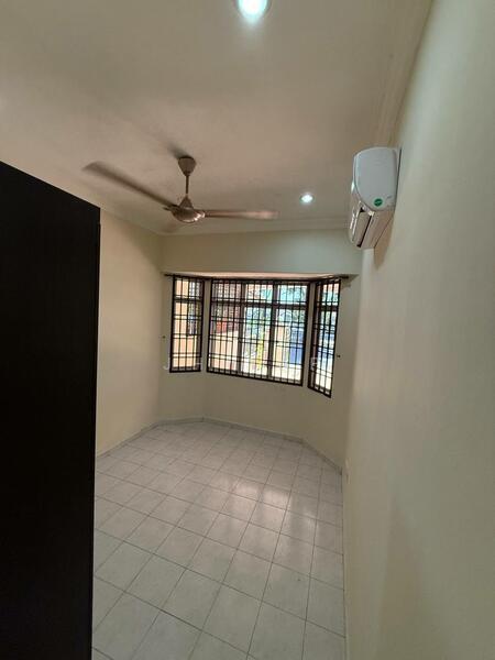 Taman Senai Utama - 4