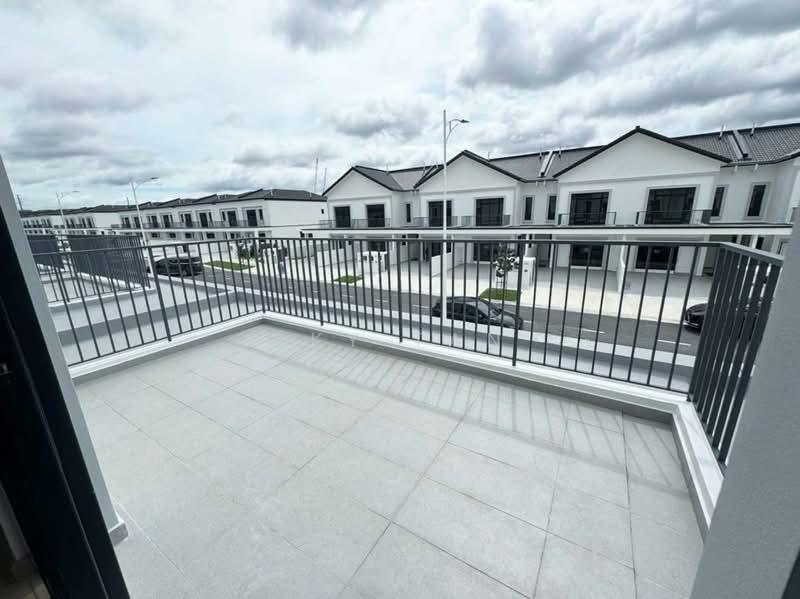 RESIDENSI BOTANI 2 - 4