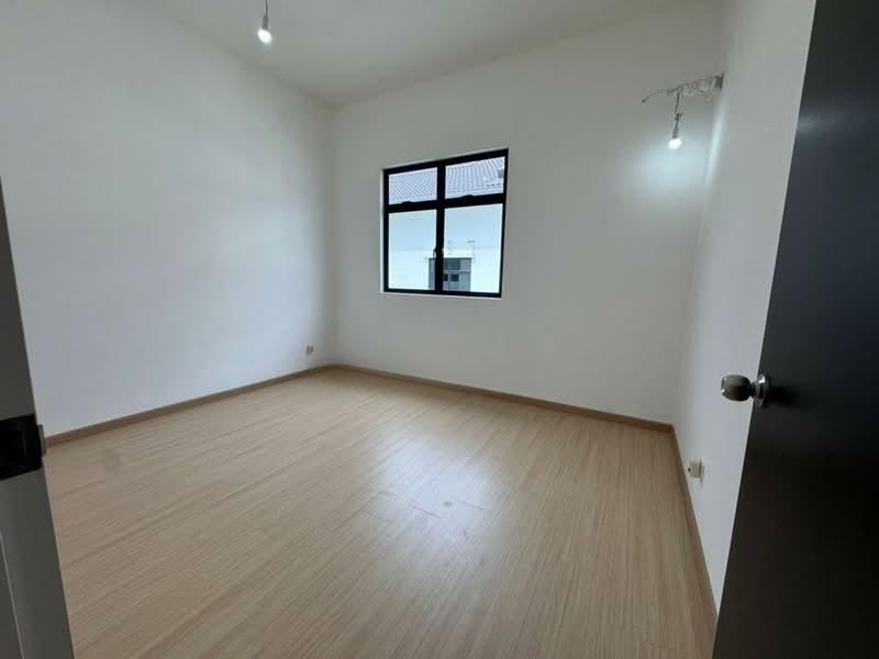 RESIDENSI BOTANI 2 - 2