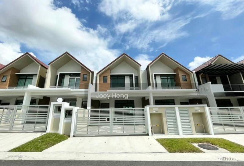 Sendayan 20x70 2142sqft Double Storey - 1
