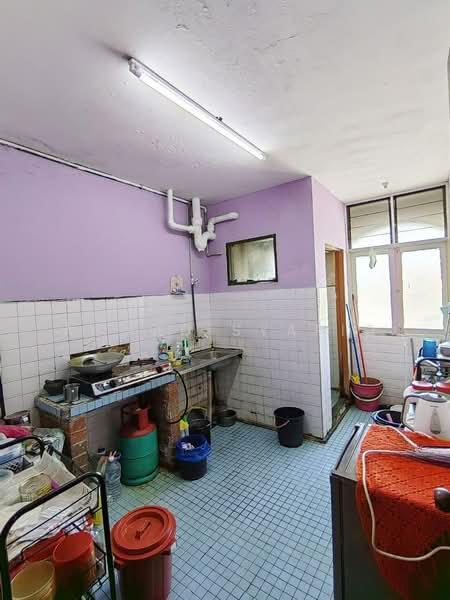 Flat PKNS Seksyen 8 - 4