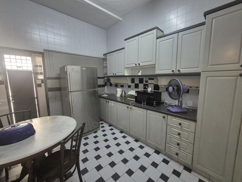 SS 21, Damansara Utama - 1