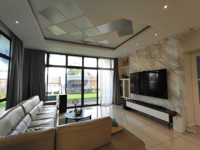 THE STRAITS VIEW RESIDENCES - 1