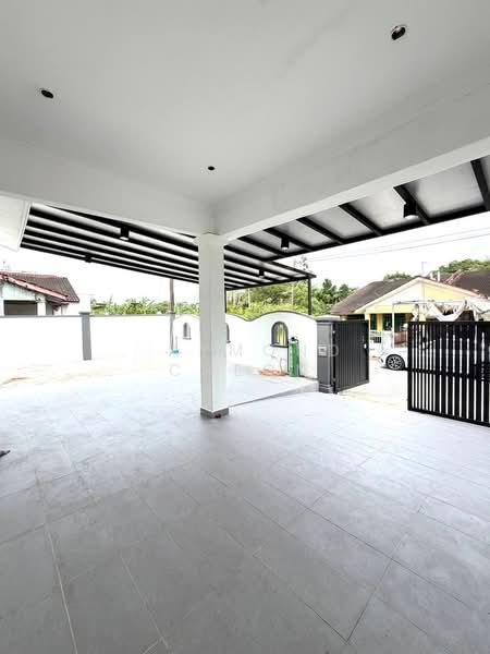 Taman Megah Ria - 4