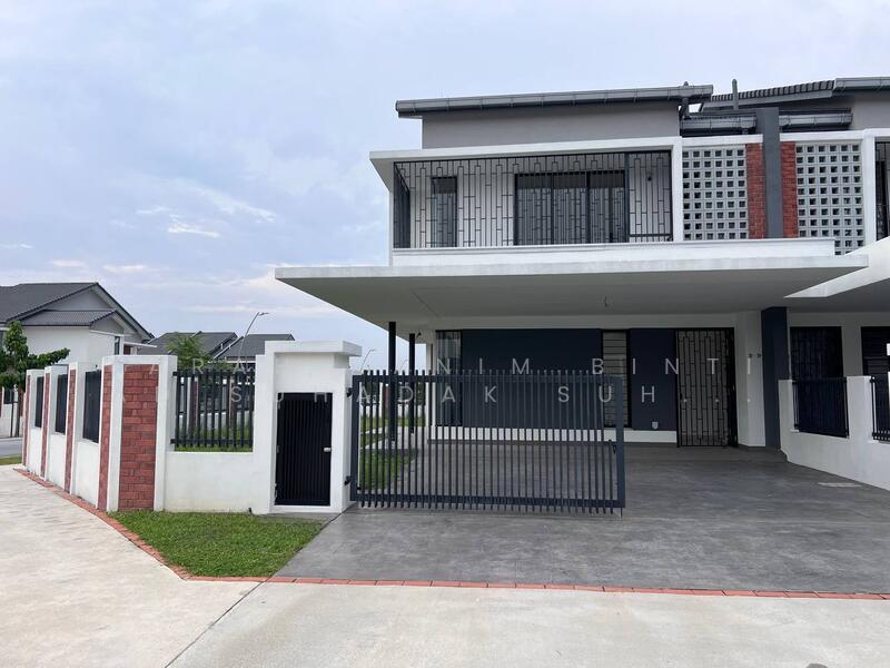 Elmina Green Five - 1