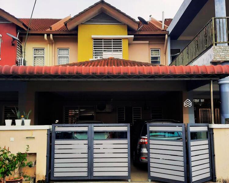 Bandar Springhill - 1