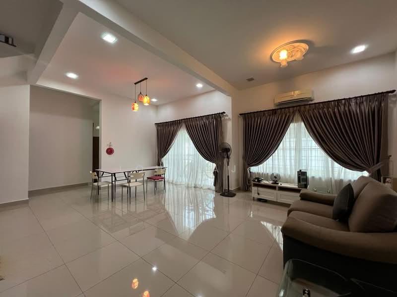 Bandar Tasik Kesuma - 4