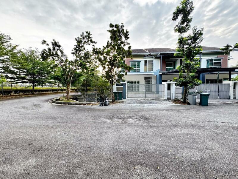 Laman Orkid, Nilai Impian - 4