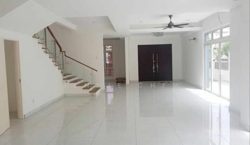 Bungalow at Bandar Setia Alam - 2