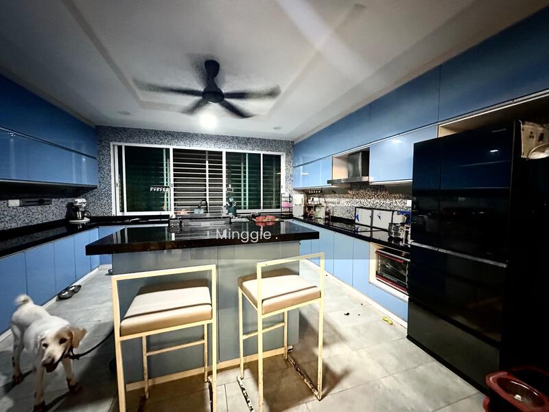 Central Park condominium - 5