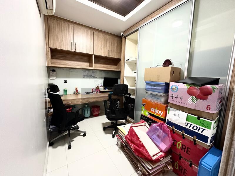 Central Park condominium - 2