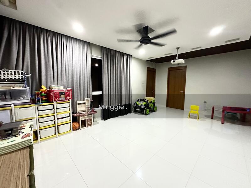 Central Park condominium - 3