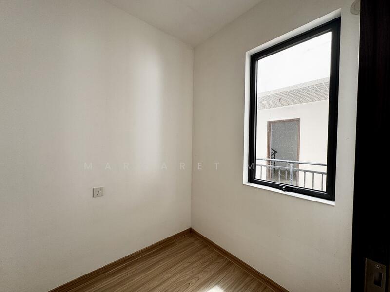 Regalia Park @ Forest City - 5