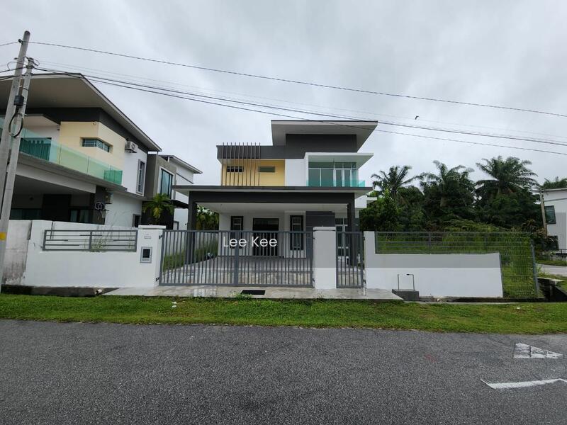 Bungalow at Kampung Seri Gading - 1