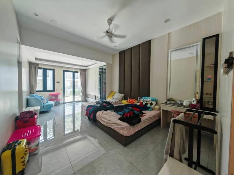 TAMAN BUKIT KEMAYAN - 5