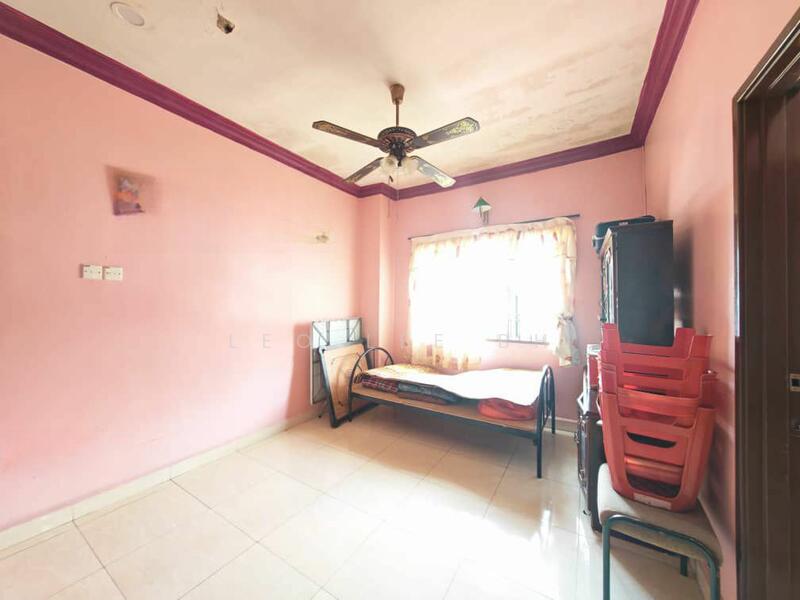 Jalan Mutiara Emas, Mount Austin - 2