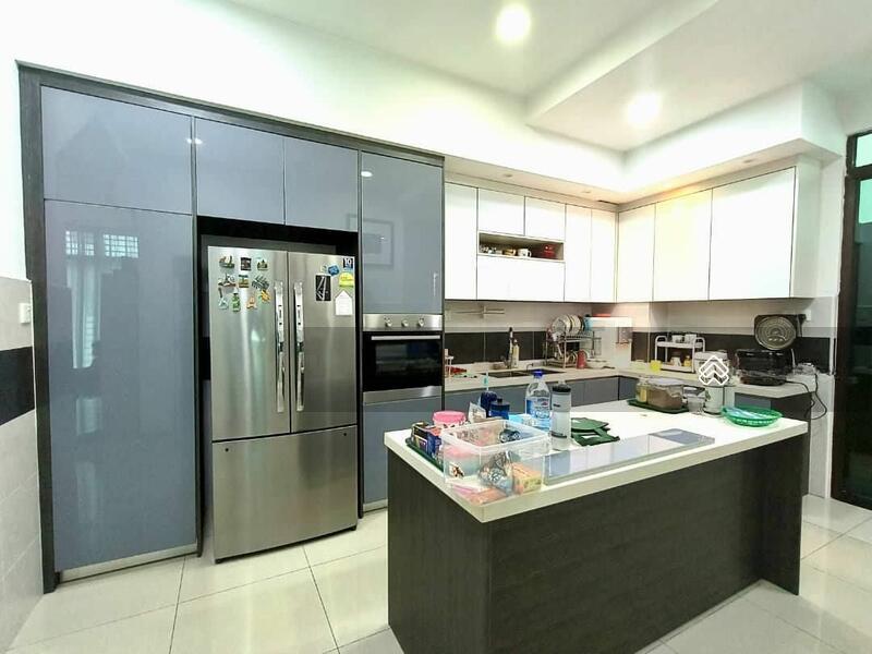 Semi-D house at Setia Utama - 4