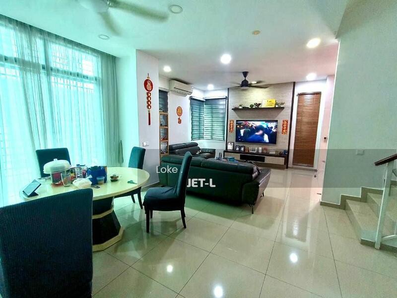 Semi-D house at Setia Utama - 3