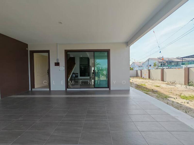 Taman Lapangan Indah - 5